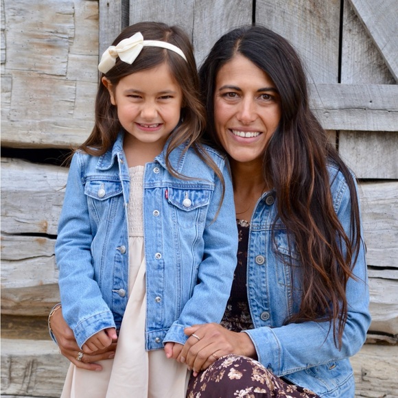 Meet your Posher, Cristi - Picture 1 of 1